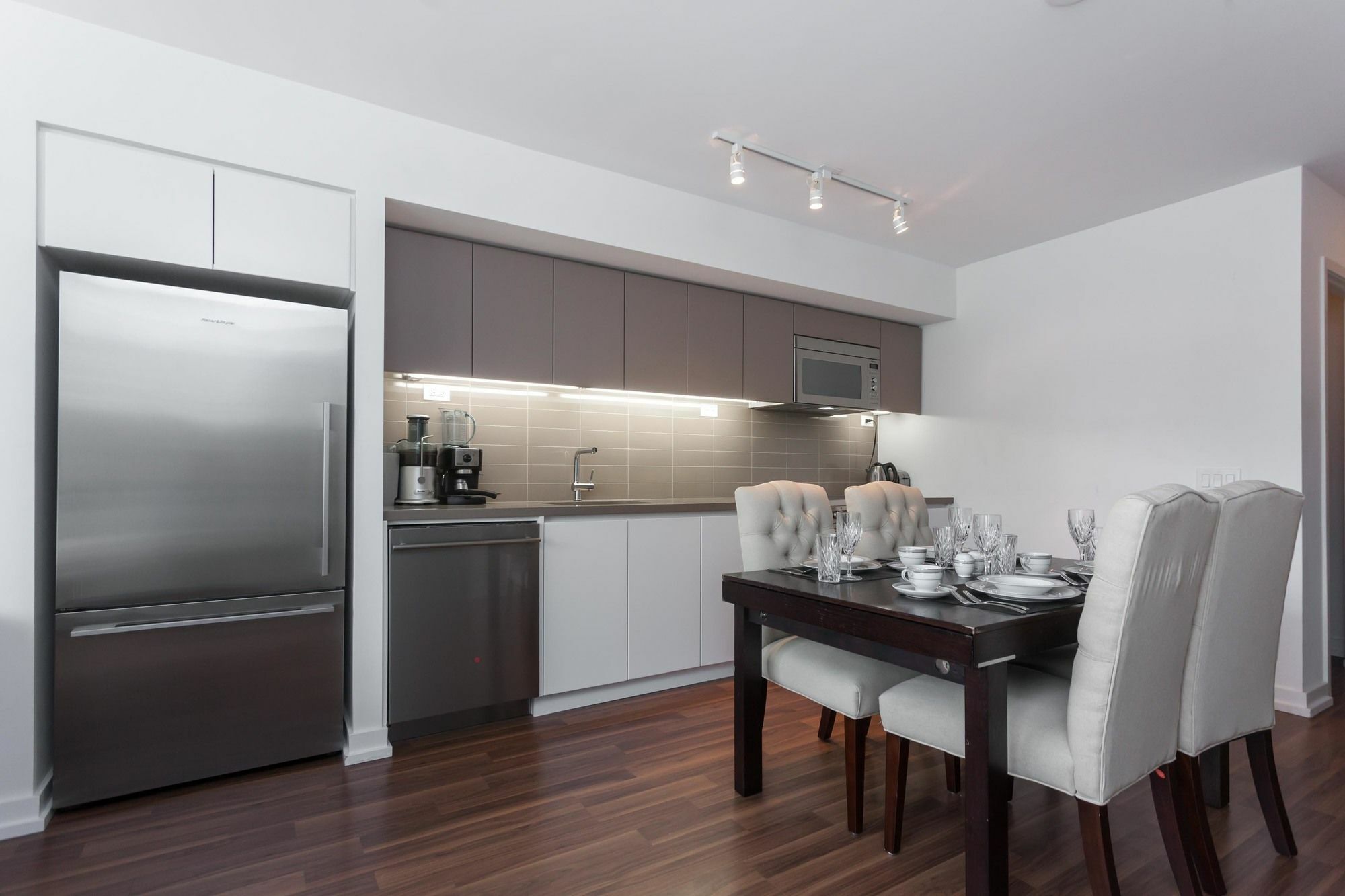 Applewood Suites - Condo Townhome 多伦多 外观 照片